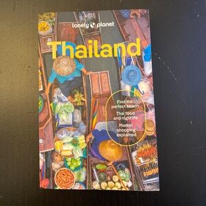 Lonely planet Thailand guide book (2024)